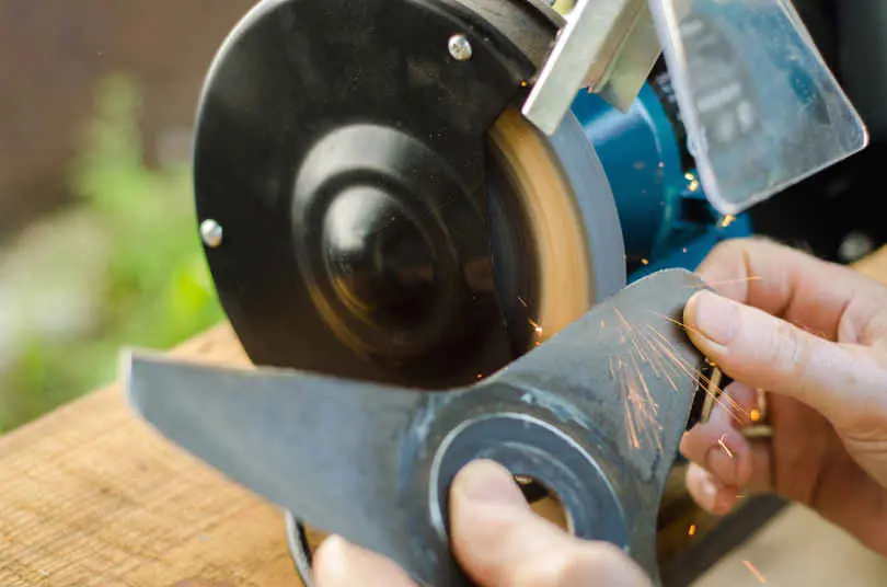 Sharpening Lawn Mower Blade with Blade Sharpener