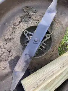 Are Craftsman Lawn Mower Blades Reverse Thread