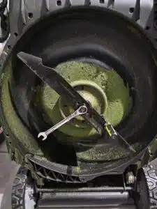 Are Honda Lawn Mower Blades Reverse Thread