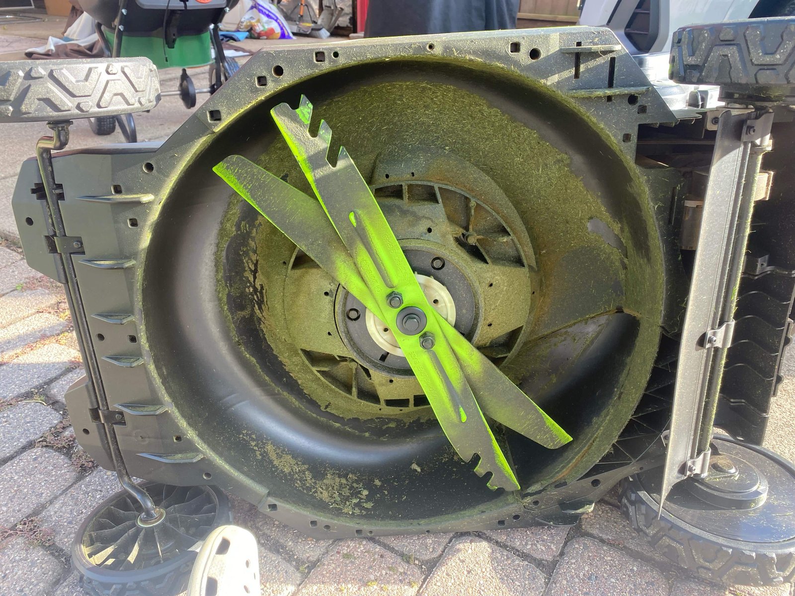 How To Clean The Underside Of A Lawn Mower